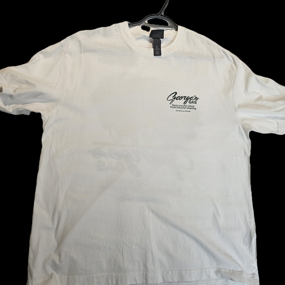 Uniqlo Men's Loose Fit Large George's Gas Graphic Tshirt
